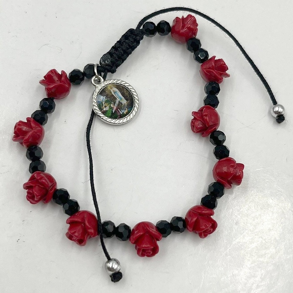 Vintage Religious Red Rose Bud Bead Bracelet Our Lady of Lourdes Medal Cord 80s‎